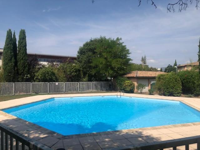3 Pièces Météo France/basso Cambo *